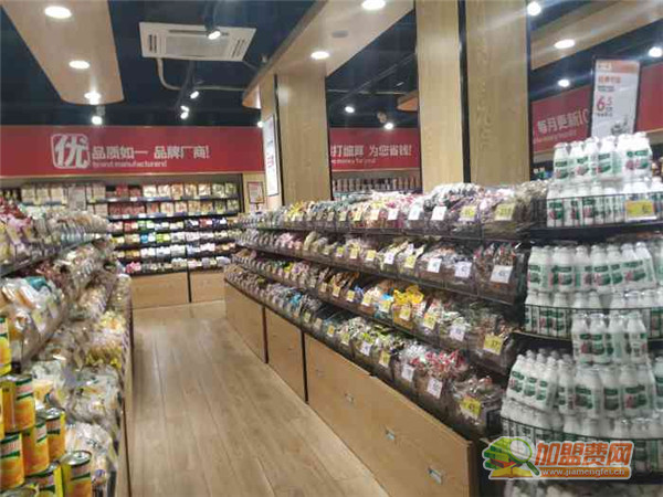 赵一鸣量贩零食连锁加盟